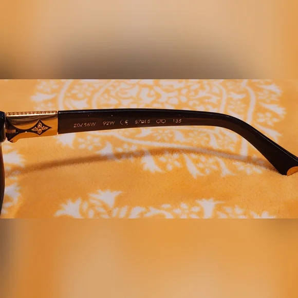 Authentic LOUIS VUITTON Brown Glitter Frame Heather Strass Sunglasses, Tortoise - Picture 9 of 16